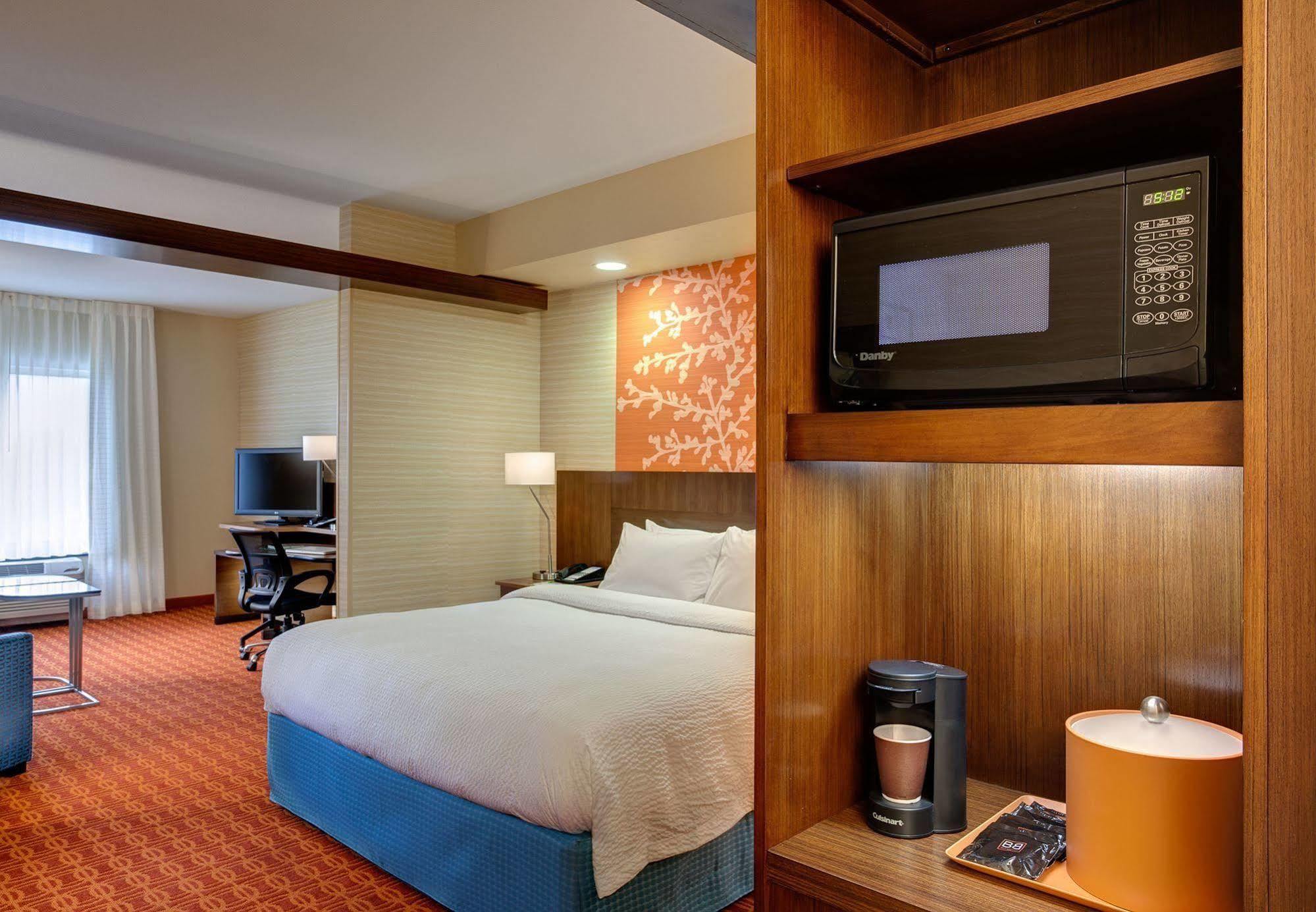 Fairfield Inn & Suites By Marriott Detroit Chesterfield Exterior foto